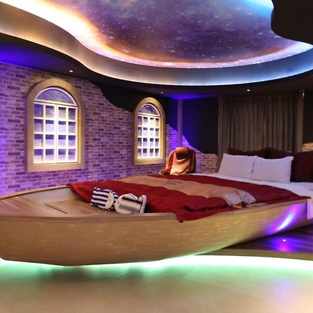Yosemite Motel - Taiyuan Branch Đài Trung Ngoại thất bức ảnh