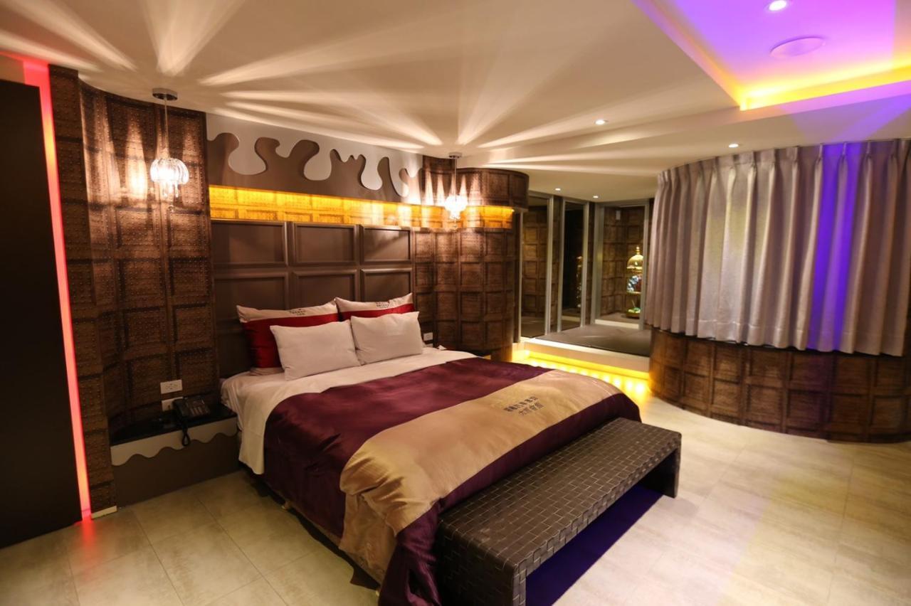 Yosemite Motel - Taiyuan Branch Đài Trung Ngoại thất bức ảnh