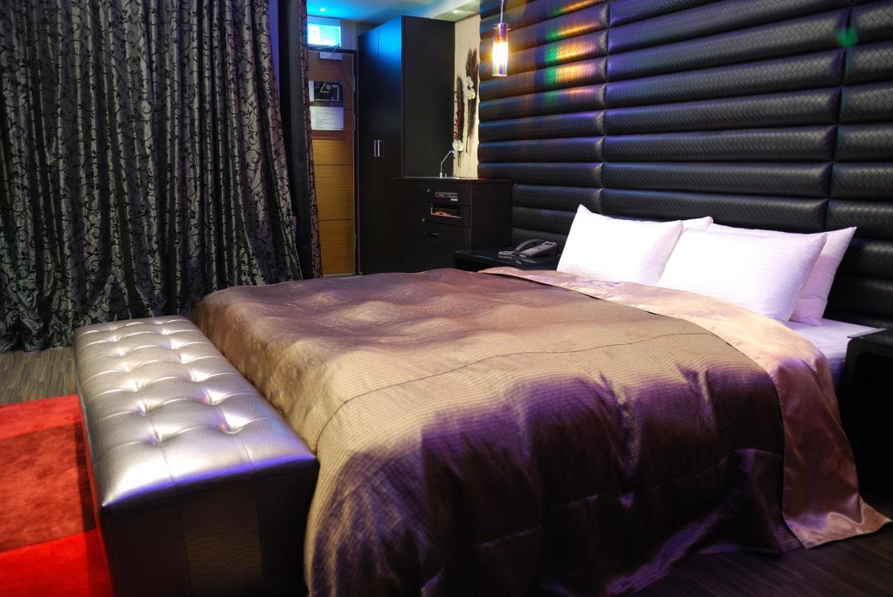 Yosemite Motel - Taiyuan Branch Đài Trung Ngoại thất bức ảnh